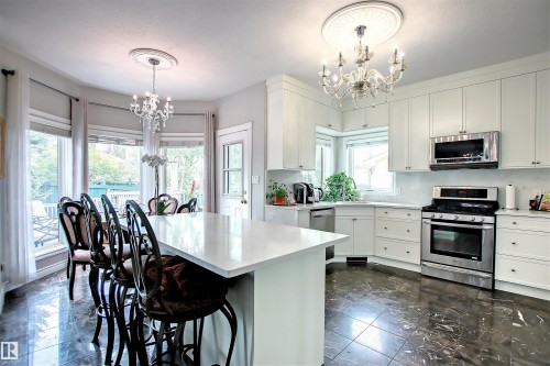 329 Heath Road, Edmonton, AB - Indoor