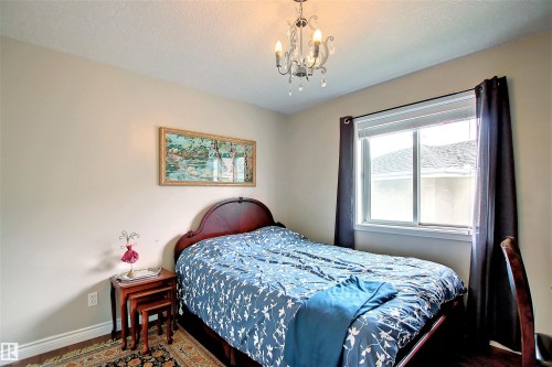 329 Heath Road, Edmonton, AB - Indoor Photo Showing Bedroom