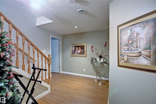 329 Heath Road, Edmonton, AB - Indoor Photo Showing Other Room