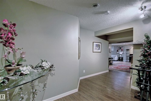 329 Heath Road, Edmonton, AB - Indoor Photo Showing Other Room