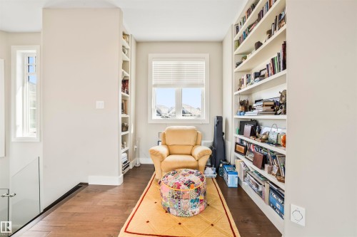 8948 20 Avenue, Edmonton, AB - Indoor Photo Showing Other Room