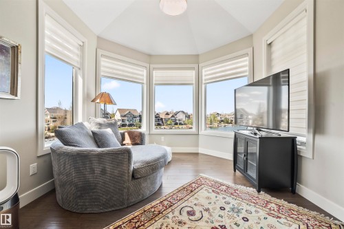 8948 20 Avenue, Edmonton, AB - Indoor Photo Showing Living Room