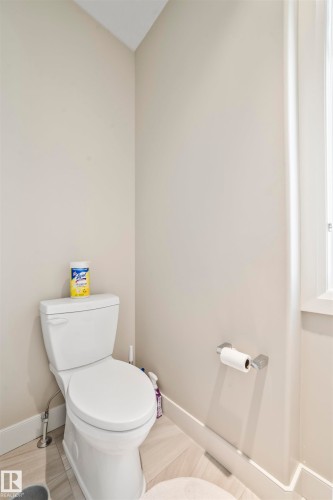 8948 20 Avenue, Edmonton, AB - Indoor Photo Showing Bathroom