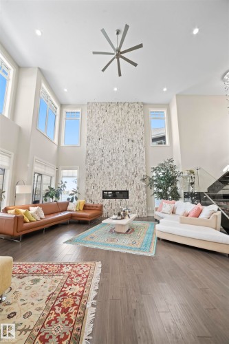 8948 20 Avenue, Edmonton, AB - Indoor Photo Showing Other Room