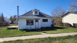 5012 51 Street  Mannville, AB T0B 2W0