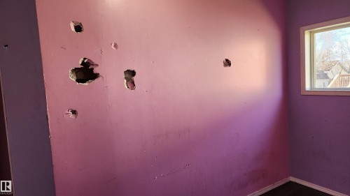 5012 51 Street, Mannville, AB - Indoor Photo Showing Other Room