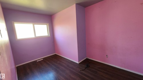 5012 51 Street, Mannville, AB - Indoor Photo Showing Other Room