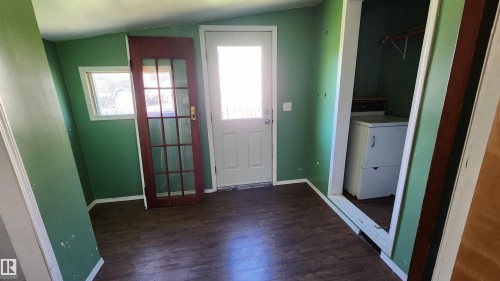 5012 51 Street, Mannville, AB - Indoor Photo Showing Other Room