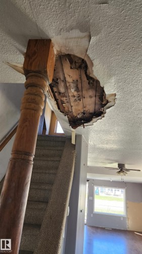 5012 51 Street, Mannville, AB - Indoor Photo Showing Other Room