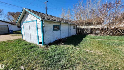 5012 51 Street, Mannville, AB - Outdoor