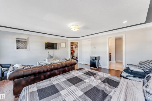 16756 60 Street, Edmonton, AB - Indoor Photo Showing Living Room