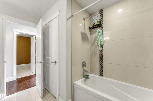 16756 60 Street, Edmonton, AB - Indoor Photo Showing Bathroom