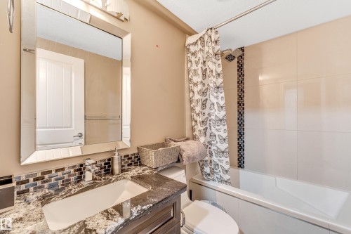 16756 60 Street, Edmonton, AB - Indoor Photo Showing Bathroom