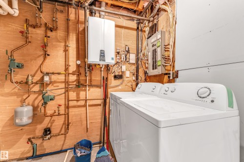 16756 60 Street, Edmonton, AB - Indoor Photo Showing Laundry Room