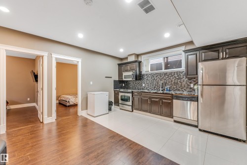 16756 60 Street, Edmonton, AB - Indoor Photo Showing Kitchen