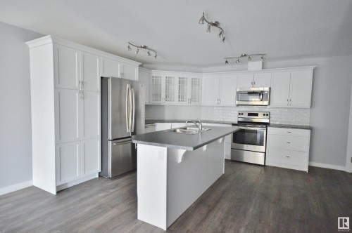 202 4110 43 Avenue, Bonnyville Town, AB - Indoor Photo Showing Kitchen With Double Sink With Upgraded Kitchen