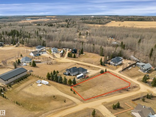 28 Village Creek Es, Rural Wetaskiwin County, AB 
