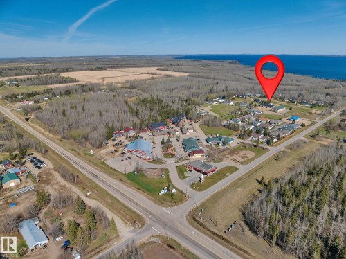 28 Village Creek Es, Rural Wetaskiwin County, AB 