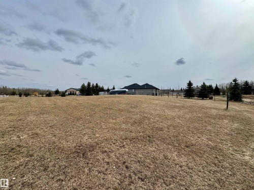 28 Village Creek Es, Rural Wetaskiwin County, AB 