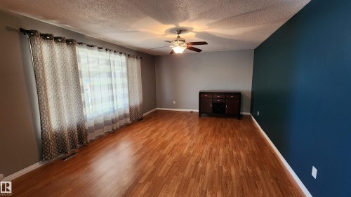 5413 50 Street, Elk Point, AB - Indoor Photo Showing Other Room