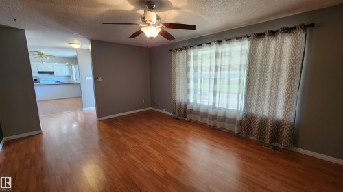5413 50 Street, Elk Point, AB - Indoor Photo Showing Other Room