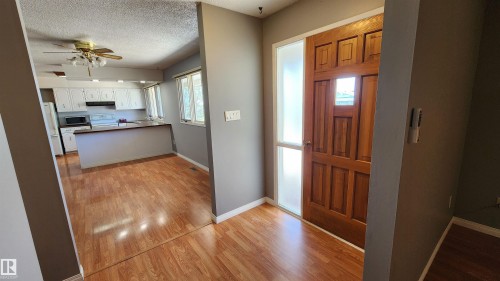 5413 50 Street, Elk Point, AB - Indoor Photo Showing Kitchen