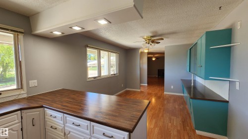 5413 50 Street, Elk Point, AB - Indoor Photo Showing Other Room