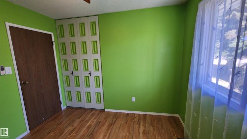 5413 50 Street, Elk Point, AB - Indoor