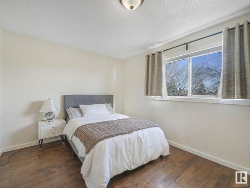 8337 156 Avenue, Edmonton, AB - Indoor Photo Showing Bedroom