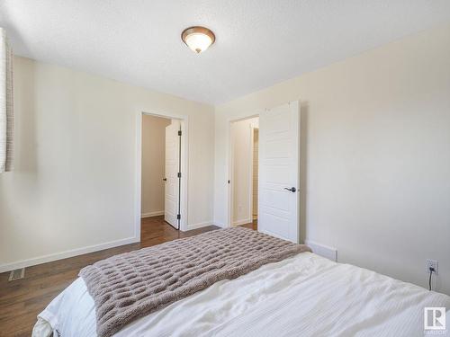 8337 156 Avenue, Edmonton, AB - Indoor Photo Showing Bedroom
