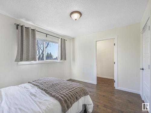 8337 156 Avenue, Edmonton, AB - Indoor Photo Showing Bedroom