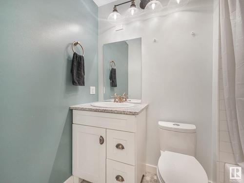 8337 156 Avenue, Edmonton, AB - Indoor Photo Showing Bathroom