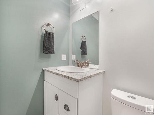 8337 156 Avenue, Edmonton, AB - Indoor Photo Showing Bathroom