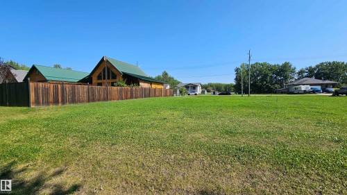 4220 43 Avenue, Rural Lac Ste. Anne County, AB 