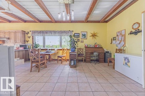 58031 Range Road 21, Rural Barrhead County, AB - Indoor