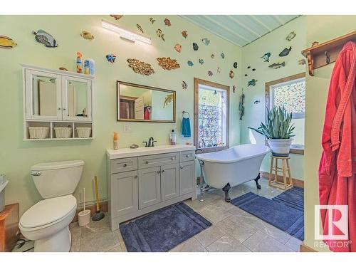 58031 Range Road 21, Rural Barrhead County, AB - Indoor Photo Showing Bathroom