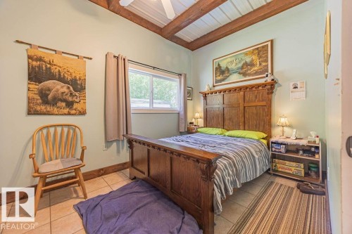 58031 Range Road 21, Rural Barrhead County, AB - Indoor Photo Showing Bedroom