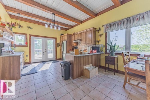 58031 Range Road 21, Rural Barrhead County, AB - Indoor Photo Showing Kitchen
