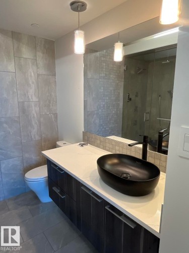1003 11969 Jasper Avenue, Edmonton, AB - Indoor Photo Showing Bathroom