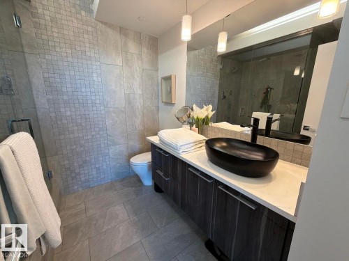 1003 11969 Jasper Avenue, Edmonton, AB - Indoor Photo Showing Bathroom