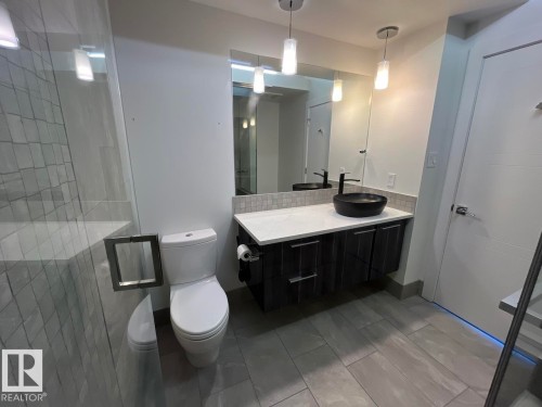 1003 11969 Jasper Avenue, Edmonton, AB - Indoor Photo Showing Bathroom