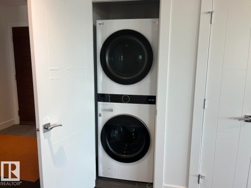 1003 11969 Jasper Avenue, Edmonton, AB - Indoor Photo Showing Laundry Room