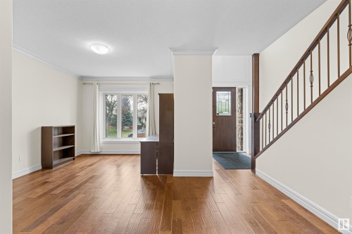 9654 83 Avenue, Edmonton, AB - Indoor Photo Showing Other Room