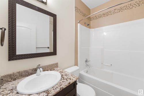 9654 83 Avenue, Edmonton, AB - Indoor Photo Showing Bathroom