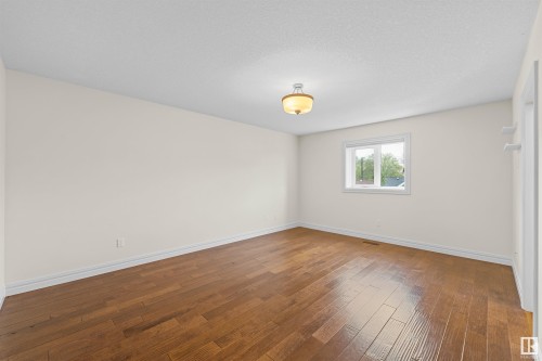 9654 83 Avenue, Edmonton, AB - Indoor Photo Showing Other Room