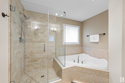 9654 83 Avenue, Edmonton, AB - Indoor Photo Showing Bathroom