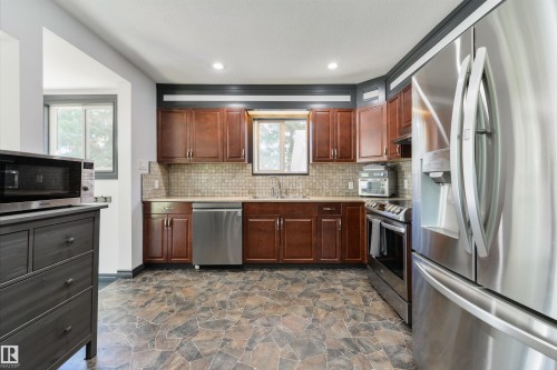 6130 Highway 16, Rural Parkland County, AB - Indoor Photo Showing Kitchen With Upgraded Kitchen