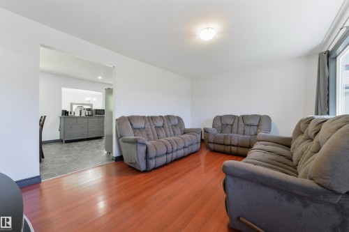 6130 Highway 16, Rural Parkland County, AB - Indoor Photo Showing Living Room