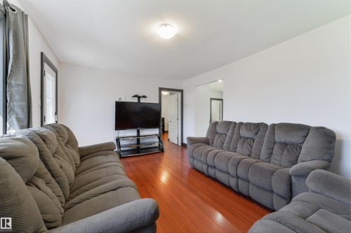 6130 Highway 16, Rural Parkland County, AB - Indoor Photo Showing Living Room