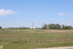 16 Whitetail Drive Mundare, AB T0B 3H0